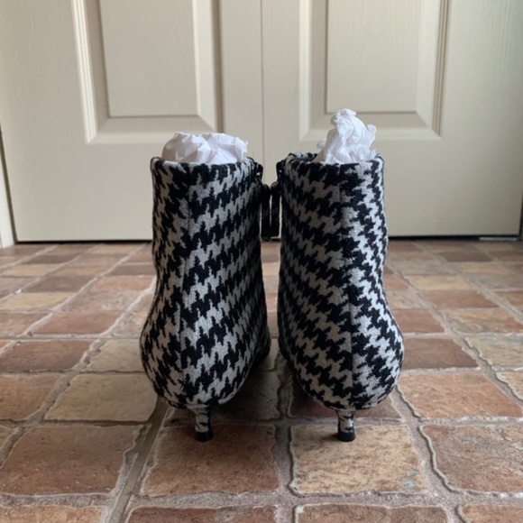 Authentic Balenciaga BB Ankle Boots - Picture 7 of 15